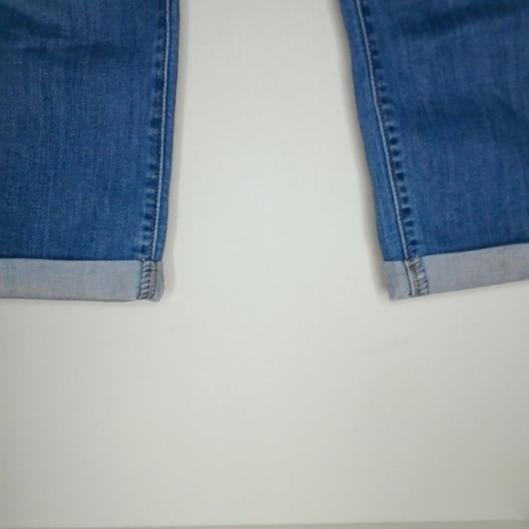 Levi's 529 Curvy‎ Bootcut Cropped Jeans Size 27 Medium Wash - Picture 9 of 10